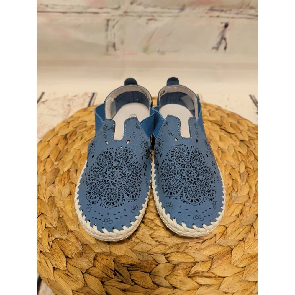 Bernie Mev Women's Blue‎ Laser Cut Flower Slip On Tulum Leather Sz 7 NIB